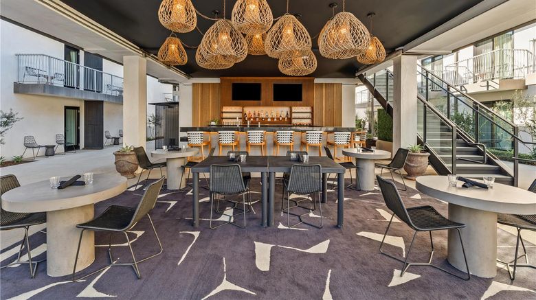 <b>The Anthem Los Angeles Stadium District Restaurant</b>. Images powered by <a href="https://iceportal.shijigroup.com/" title="IcePortal" target="_blank">IcePortal</a>.