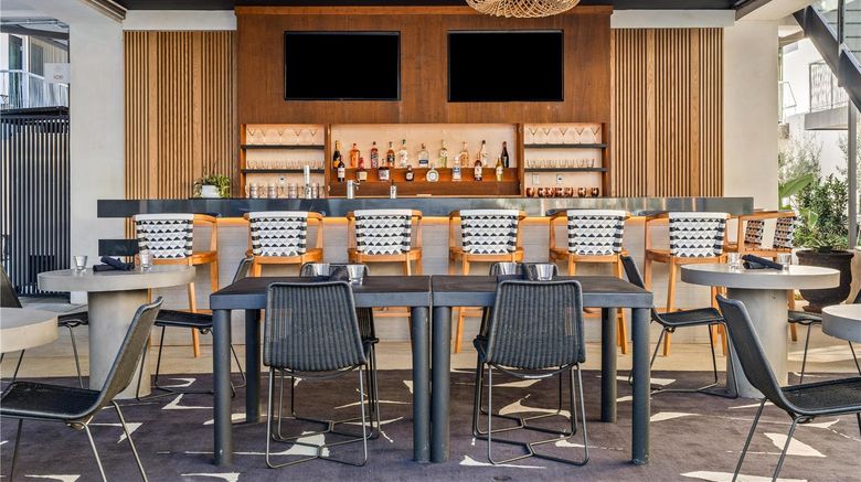 <b>The Anthem Los Angeles Stadium District Restaurant</b>. Images powered by <a href="https://iceportal.shijigroup.com/" title="IcePortal" target="_blank">IcePortal</a>.