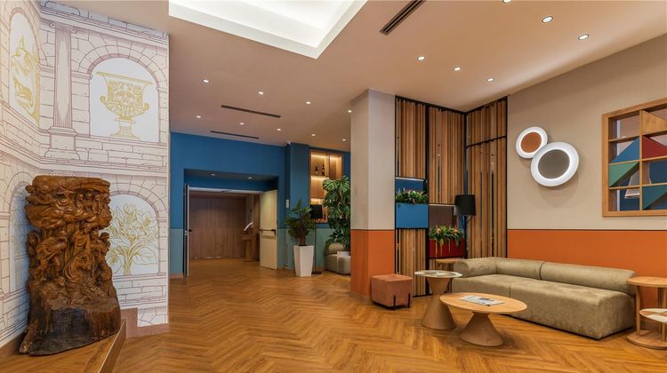 Hilton Garden Inn Rome Colosseum Lobby
