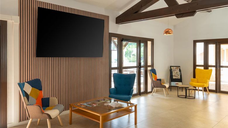 <b>Sure Hotel by Best Western Mougins Lobby</b>. Images powered by <a href="https://iceportal.shijigroup.com/" title="IcePortal" target="_blank">IcePortal</a>.