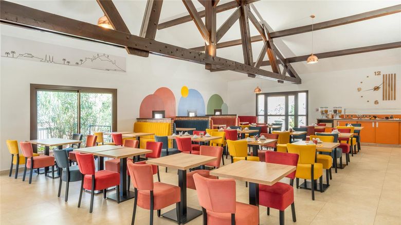 <b>Sure Hotel by Best Western Mougins Restaurant</b>. Images powered by <a href="https://iceportal.shijigroup.com/" title="IcePortal" target="_blank">IcePortal</a>.