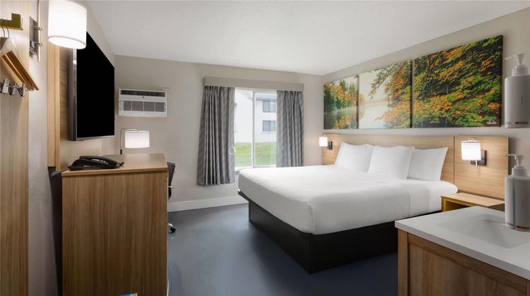 Days Inn by Wyndham Fergus Falls Room