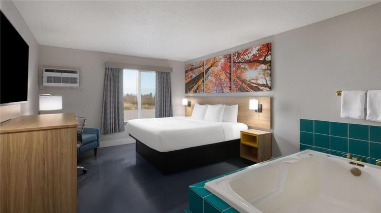 Days Inn by Wyndham Fergus Falls Suite