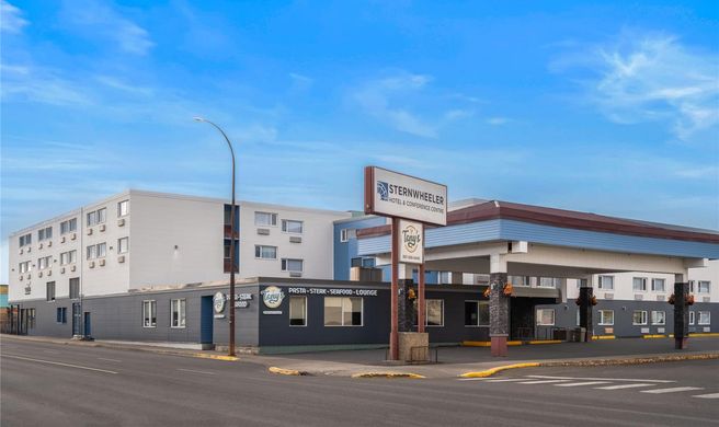 Sternwheeler Hotel & Conference Center Exterior