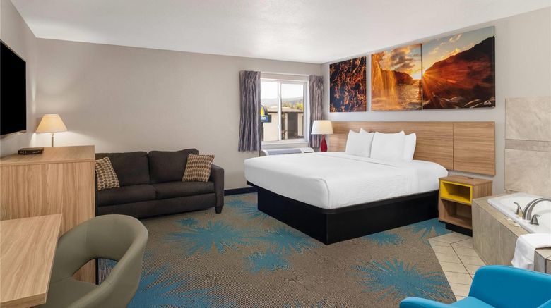 <b>Days Inn by Wyndham Canon City Suite</b>. Images powered by <a href="https://iceportal.shijigroup.com/" title="IcePortal" target="_blank">IcePortal</a>.