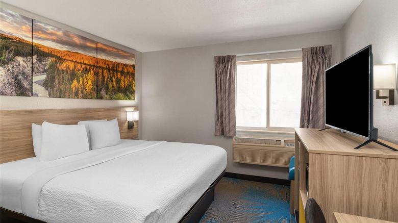 <b>Days Inn by Wyndham Canon City Room</b>. Images powered by <a href="https://iceportal.shijigroup.com/" title="IcePortal" target="_blank">IcePortal</a>.