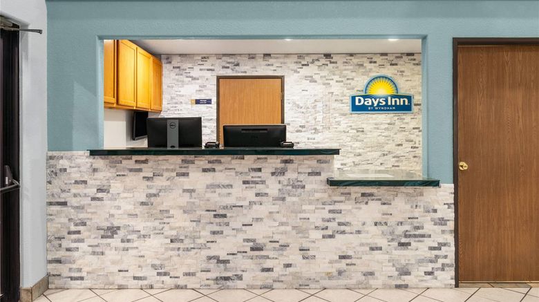 <b>Days Inn by Wyndham Canon City Lobby</b>. Images powered by <a href="https://iceportal.shijigroup.com/" title="IcePortal" target="_blank">IcePortal</a>.