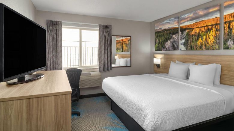<b>Days Inn by Wyndham Canon City Room</b>. Images powered by <a href="https://iceportal.shijigroup.com/" title="IcePortal" target="_blank">IcePortal</a>.