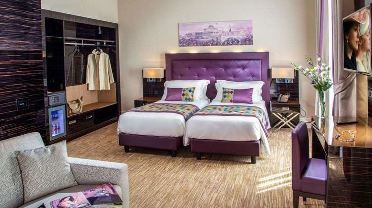 Gioberti Art Hotel Room