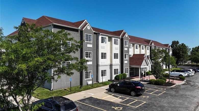 <b>Sonesta Essential Hotels Blue Springs Exterior</b>. Images powered by <a href="https://iceportal.shijigroup.com/" title="IcePortal" target="_blank">IcePortal</a>.