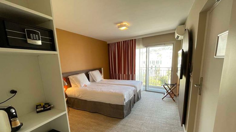 <b>Hotel Abrial Room</b>. Images powered by <a href="https://iceportal.shijigroup.com/" title="IcePortal" target="_blank">IcePortal</a>.