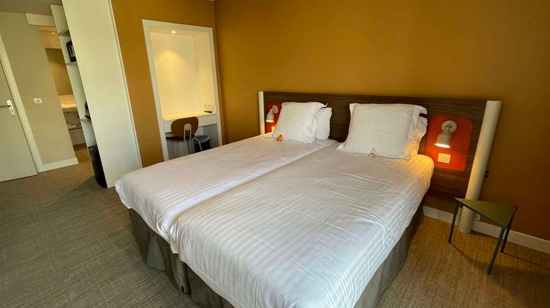 <b>Hotel Abrial Room</b>. Images powered by <a href="https://iceportal.shijigroup.com/" title="IcePortal" target="_blank">IcePortal</a>.