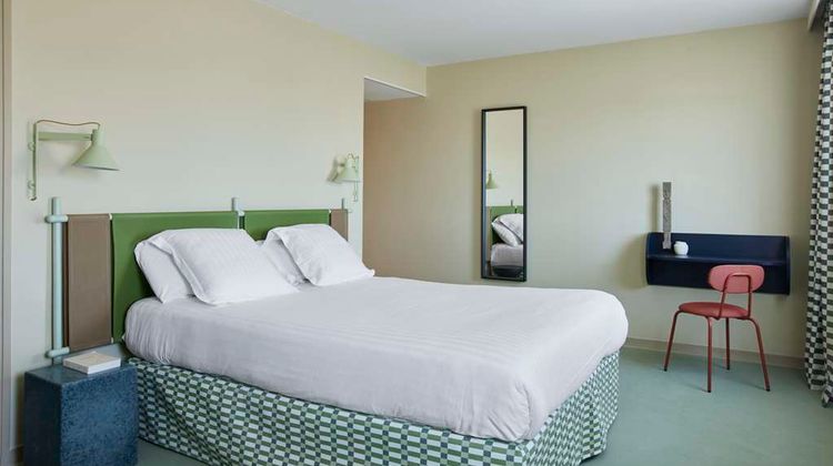 Hotel des Victoires Room