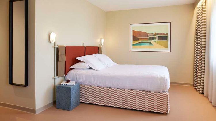 Hotel des Victoires Room