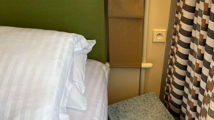 Hotel des Victoires Room