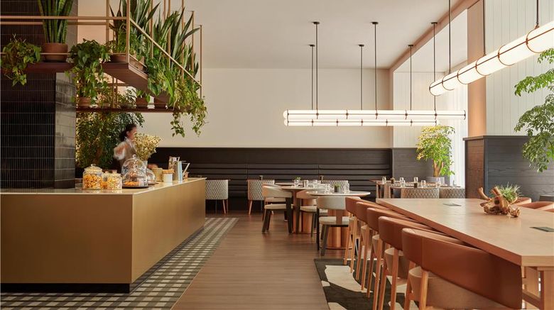 <b>Amara Singapore Restaurant</b>. Images powered by <a href="https://iceportal.shijigroup.com/" title="IcePortal" target="_blank">IcePortal</a>.