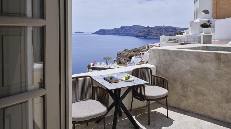 <b>Andronis Luxury Suites Suite</b>. Images powered by <a href="https://iceportal.shijigroup.com/" title="IcePortal" target="_blank">IcePortal</a>.