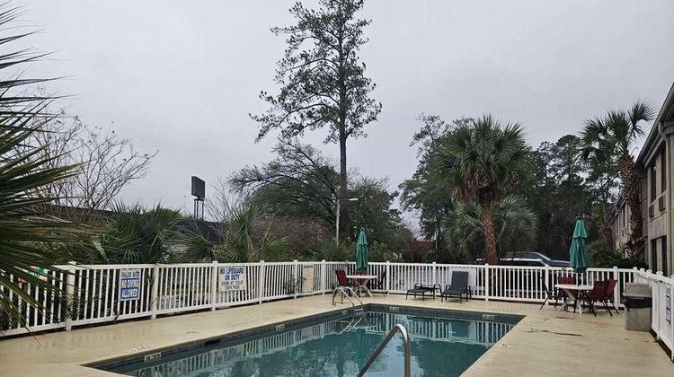 SureStay by Best Western Summerville Pool