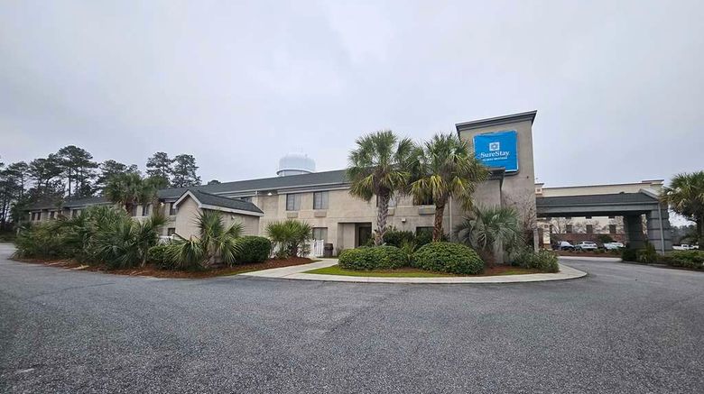 <b>SureStay by Best Western Summerville Exterior</b>. Images powered by <a href="https://iceportal.shijigroup.com/" title="IcePortal" target="_blank">IcePortal</a>.