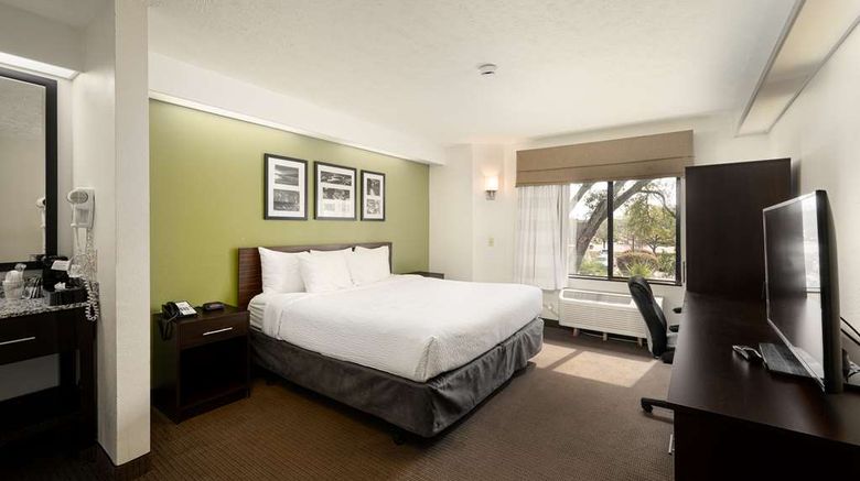 <b>SureStay by Best Western Summerville Room</b>. Images powered by <a href="https://iceportal.shijigroup.com/" title="IcePortal" target="_blank">IcePortal</a>.