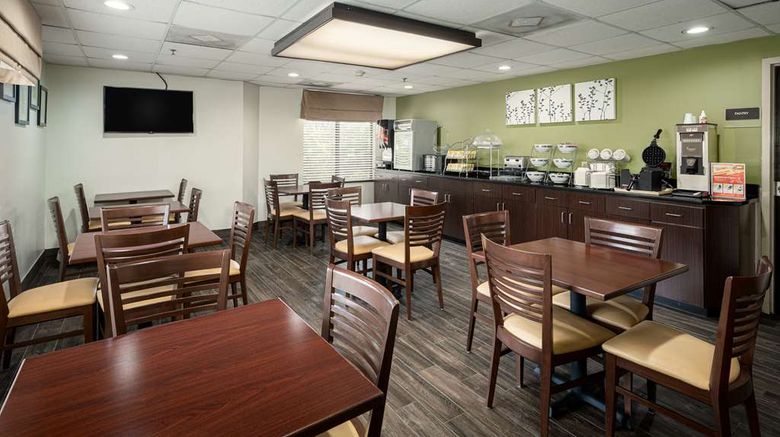 <b>SureStay by Best Western Summerville Restaurant</b>. Images powered by <a href="https://iceportal.shijigroup.com/" title="IcePortal" target="_blank">IcePortal</a>.
