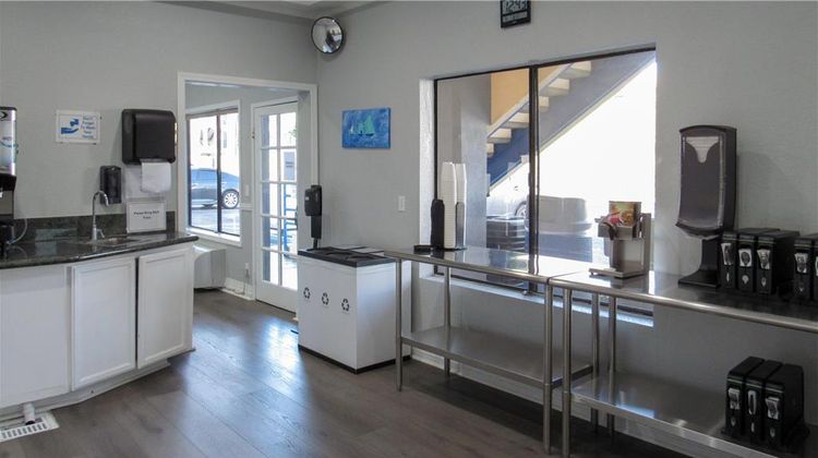 Capri Suites Anaheim Restaurant