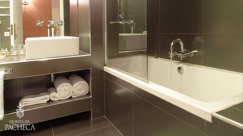<b>The Wine House Hotel Quinta da Pacheca Room</b>. Images powered by <a href="https://iceportal.shijigroup.com/" title="IcePortal" target="_blank">IcePortal</a>.