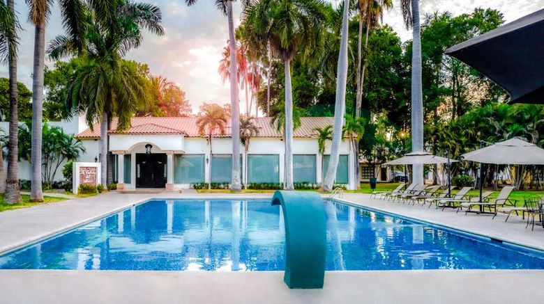 <b>InHouse Select Hacienda Tres Rios Pool</b>. Images powered by <a href="https://iceportal.shijigroup.com/" title="IcePortal" target="_blank">IcePortal</a>.