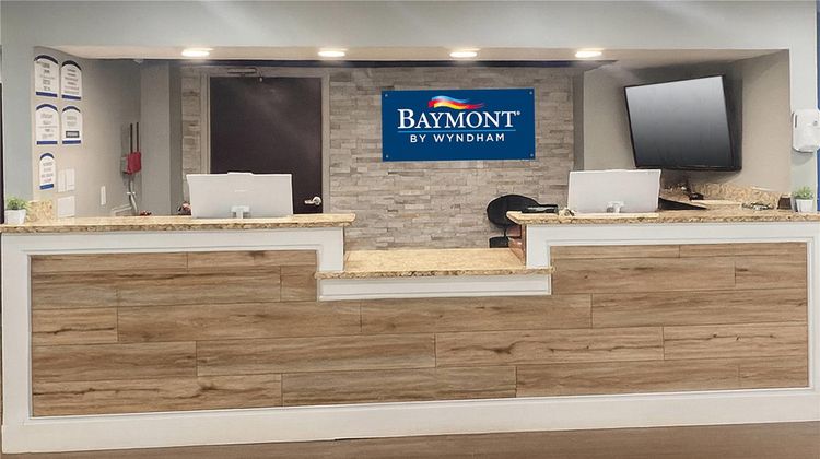 Baymont by Wyndham Fayetteville Lobby