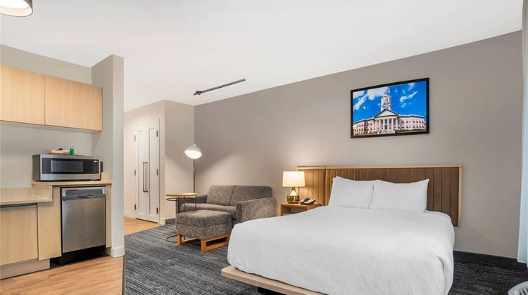 MainStay Suites Room