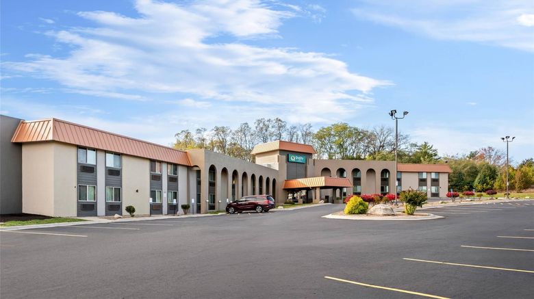 <b>Quality Inn West Des Moines - Clive Exterior</b>. Images powered by <a href="https://iceportal.shijigroup.com/" title="IcePortal" target="_blank">IcePortal</a>.
