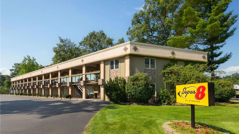 <b>Super 8 by Wyndham Traverse City Exterior</b>. Images powered by <a href="https://iceportal.shijigroup.com/" title="IcePortal" target="_blank">IcePortal</a>.