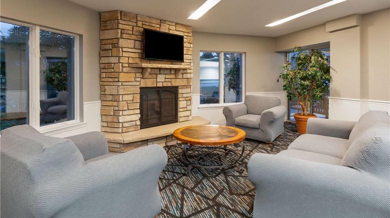 <b>Super 8 by Wyndham Traverse City Lobby</b>. Images powered by <a href="https://iceportal.shijigroup.com/" title="IcePortal" target="_blank">IcePortal</a>.