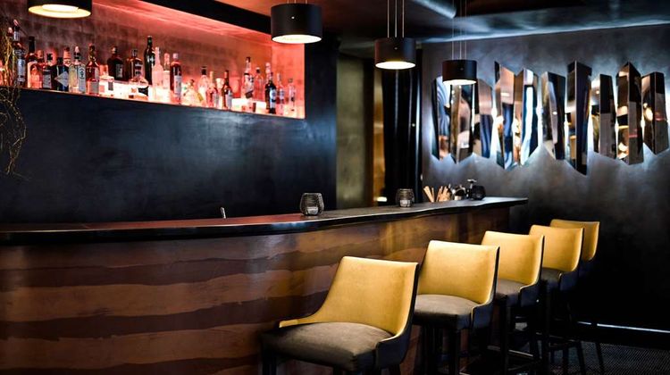 The One Alma Paris Restaurant