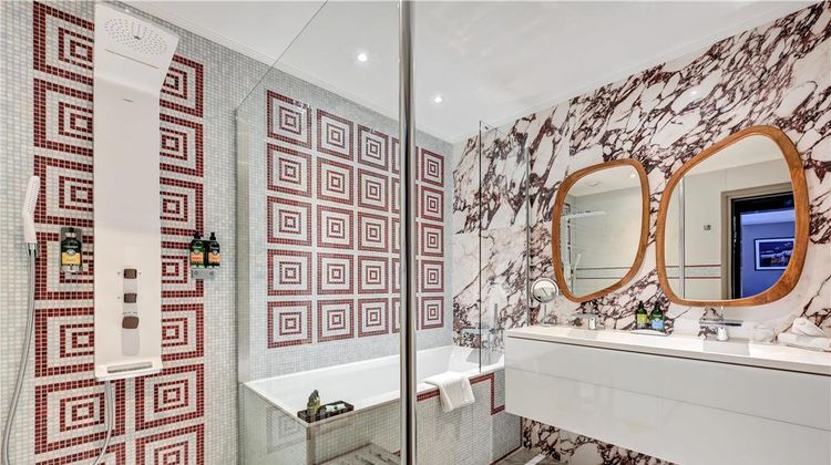 The One Alma Paris Room
