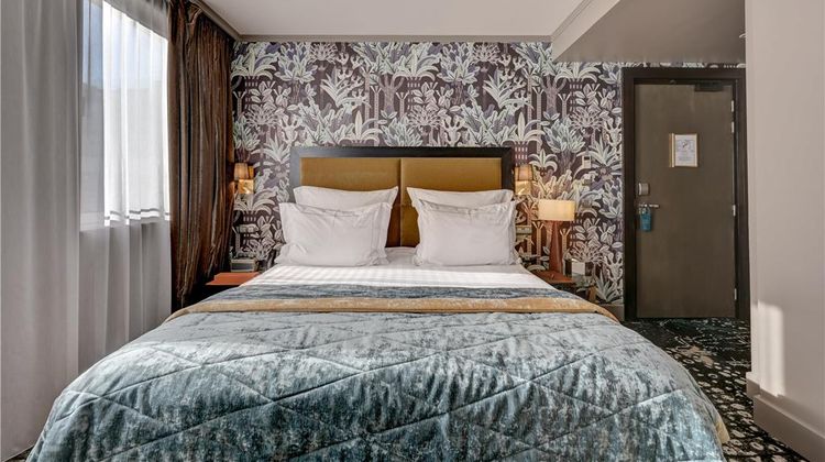 The One Alma Paris Room