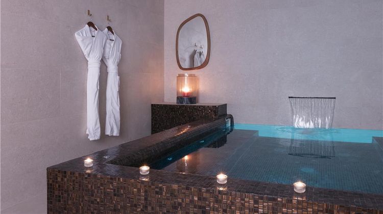 The One Alma Paris Spa