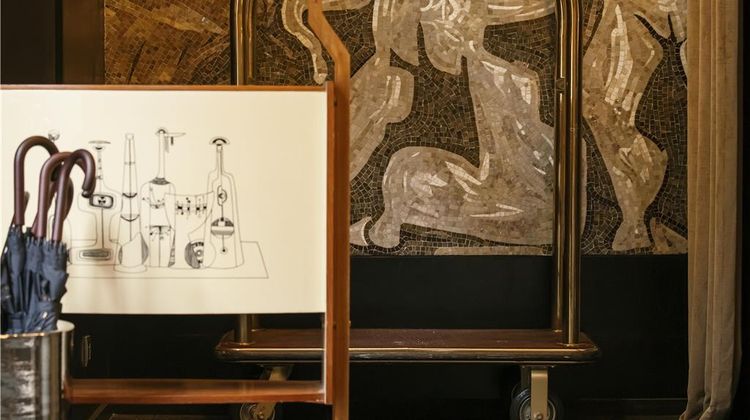 The One Alma Paris Lobby