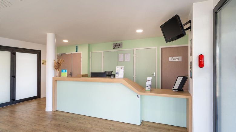 <b>Sure Hotel by Best Western Guerande Lobby</b>. Images powered by <a href="https://iceportal.shijigroup.com/" title="IcePortal" target="_blank">IcePortal</a>.