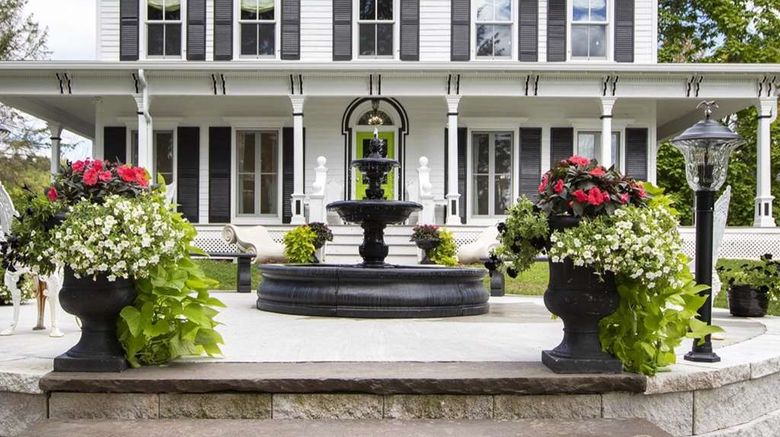 <b>The Roxbury Exterior</b>. Images powered by <a href="https://iceportal.shijigroup.com/" title="IcePortal" target="_blank">IcePortal</a>.
