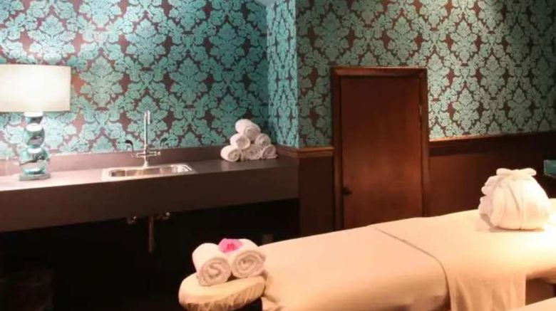 <b>The Roxbury Spa</b>. Images powered by <a href="https://iceportal.shijigroup.com/" title="IcePortal" target="_blank">IcePortal</a>.