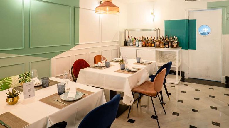 <b>Hotel Lusso Infantas Restaurant</b>. Images powered by <a href="https://iceportal.shijigroup.com/" title="IcePortal" target="_blank">IcePortal</a>.