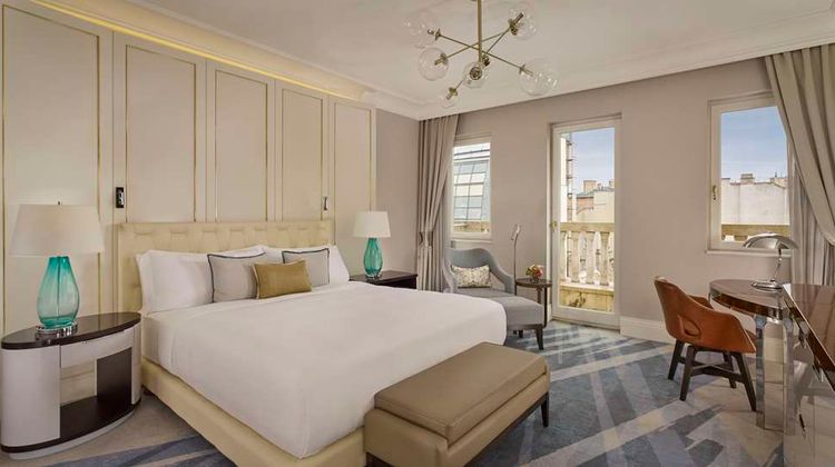 Al Habtoor Palace Room