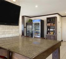 Days Inn & Suites Gonzales Lobby