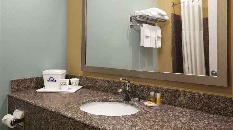 Days Inn & Suites Gonzales Room