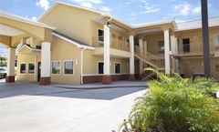 Days Inn & Suites Gonzales