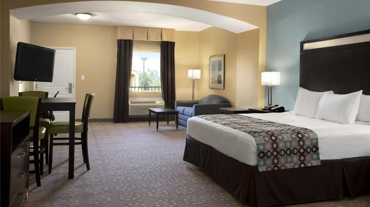 Days Inn & Suites Gonzales Room
