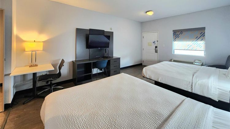 Days Inn & Suites Gonzales Room