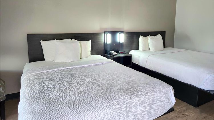 Days Inn & Suites Gonzales Room