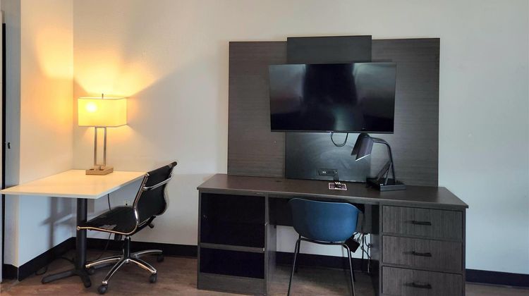 Days Inn & Suites Gonzales Suite
